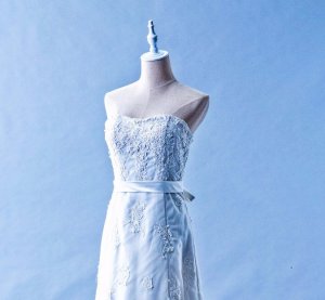 505W04 LL Sweet Heart Alencon lace A line Beaded Top Malaysia Wedding Dress Designer Rental