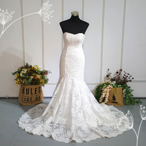 401W004 Trumpet French Lace Straight Tube single tier Malaysia Wedding Dress Rental Mermaid