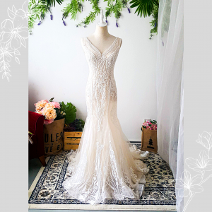 808LLW02 Sammie Deep V Spanish Guipure Deep V back trumpet mermaid bridal designer malaysia rental