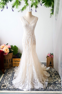 808LLW02 Sammie Deep V Spanish Guipure Deep V back trumpet mermaid bridal designer malaysia rental