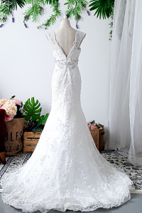 808LLW03 Plus Size Bride Aline VIntage Cap sleeves V neck fit and flare zip Malaysia wedding dress rental Sexy V back