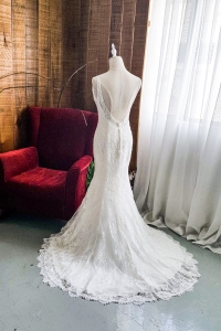 812BY03W03 Rellye Strap V neck Chantilly lace V back  trumpet Bride Wedding Gown Premium Designer Malaysia rental