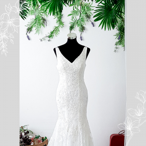 812BY03W03 Rellye Strap V neck Chantilly lace V back  trumpet Mermaid Sexy Open Back Bride wedding dress Malaysia rental designer