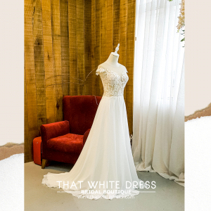 910BY05W04 Winnie Illusion off shoulder Boat Neck Chiffon Sheath a Bride Wedding Gown Premium Designer Malaysia rental
