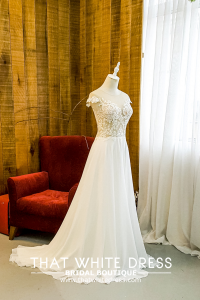910BY05W04 Winnie Illusion off shoulder Boat Neck Chiffon Sheath a Bride Wedding Gown Premium Designer Malaysia rental
