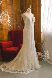 906LLW01 Chrisha Deep V neckSpaghetti Strap Baroque trumpet a mermaid Bride Wedding Gown Premium Designer Malaysia rental