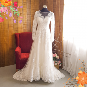 76LLWL04 LL Plus Cap Sleeves Small A line Chantily Lace Boat Neck a Plus Size Bridal Gown Custom Make Malaysia, 