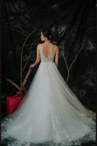 910BY05W02 Barrie Strap V illusion neck A line lace train 5 ROM wedding gown Kuala Lumpur, Simple wedding dress malaysia, ROM wedding dress rental Malaysia, Petite Bride Dress Rental Malaysia, 