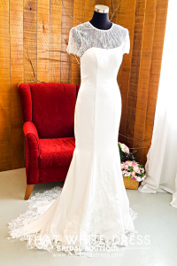 214LLW01 Pure Sweet Heart Silk Satin Trumpet illusion short sleeves French Chantilly lace Wedding Gown rental Malaysia