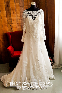 214LLWL02 Marie Plus LS Boat Neck Lace A line Plus Size Bride Wedding Gown Malaysia Kuala Lumpur