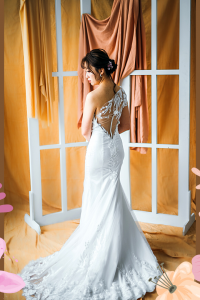 77LLW04 LL Gracia Sweet Heart Floral motif trumpet with detachable one shoulder a ROM wedding dress rental Malaysia, Simple wedding dress malaysia, ROM wedding gown Kuala Lumpur, Garden wedding reception Malaysia, 
