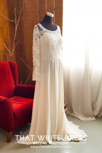 219ML01WL03 Lena Plus LS Crepe Thigh Split Plus Size Bride Gown Rental Malaysia