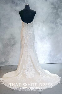 219YA01W01 Kaia Sweet heart crepe sculpted lace 219YA01W01 Kaia Sweet heart crepe sculpted lace Simple wedding dress malaysia, ROM wedding gown Kuala Lumpur