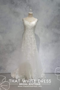 224ML03WL08 Yesley PLUS Cap Sleeves Fit and Flare Plus Size Bridal Gown