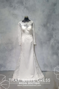 225BY14W01 Candy V neck Crepe Side Chantilly Lace split V back UK10 Long Sleeves Wedding Dress Rental Malaysia