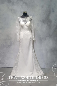 225BY14W01 Candy V neck Crepe Side Chantilly Lace split V back UK10 Bridal Gown rental near me