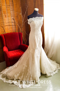 412W05 MM off shoulder trumpet alencon Simple wedding dress malaysia, ROM wedding gown Kuala Lumpur