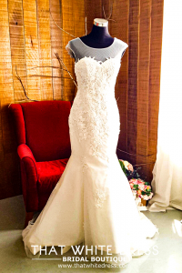 412W20 LL illusion back symmetrical lace Bride Engagement Dress Rental Malaysia