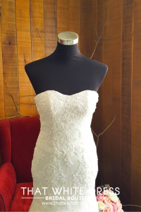 608LL06 LL Samantha Sweet Heart Alencon lace trumpet zip Bride Wedding Gown Premium Designer Malaysia rental