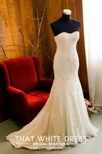 608LL06 LL Samantha Sweet Heart Alencon lace trumpet zip Bride Wedding Gown Premium Designer Malaysia rental