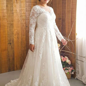 76LLWL04 LL Plus Cap Sleeves Small A line Chantily Lace Boat Neck  Pengantin Besar Gaun sewa