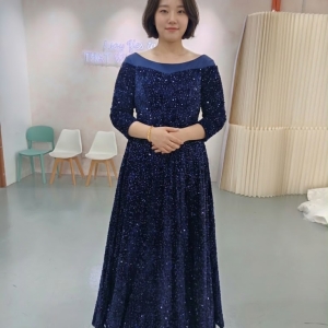 610AL01EL01  Plus Navy Boat Sequin A line front
